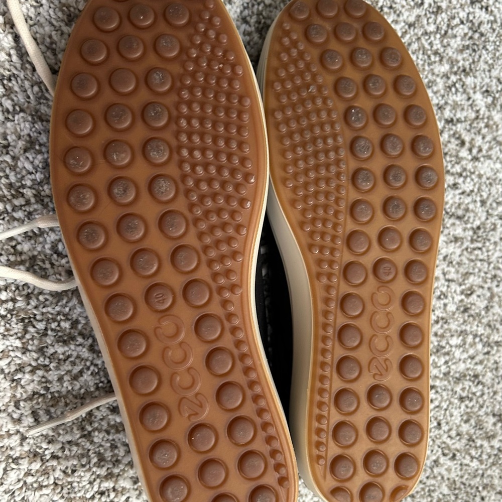 ECCO Soft 7 Black Leather Sneakers - Picture 7 of 8